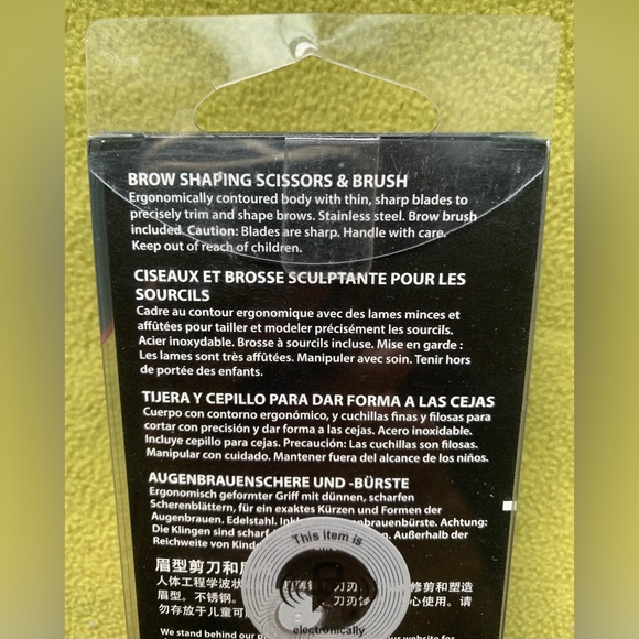 Tweezerman Brow Shaping Scissors & Brush Duo - Picture 6 of 7